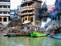 DSC01132-2  Manikarnika Ghat in Varanasi, where dead bodies are cremated.